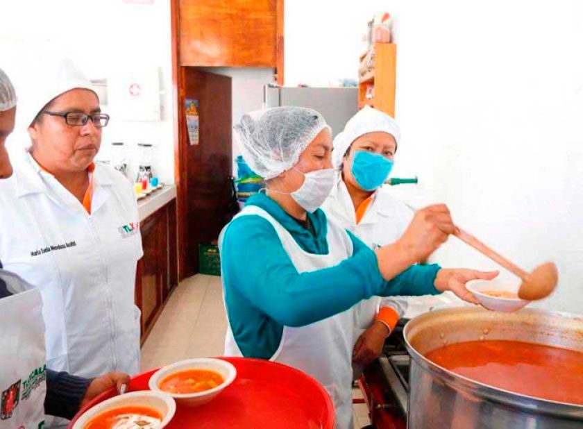 Alcaldía entrega productos para el desayuno escolar del área dispersa
