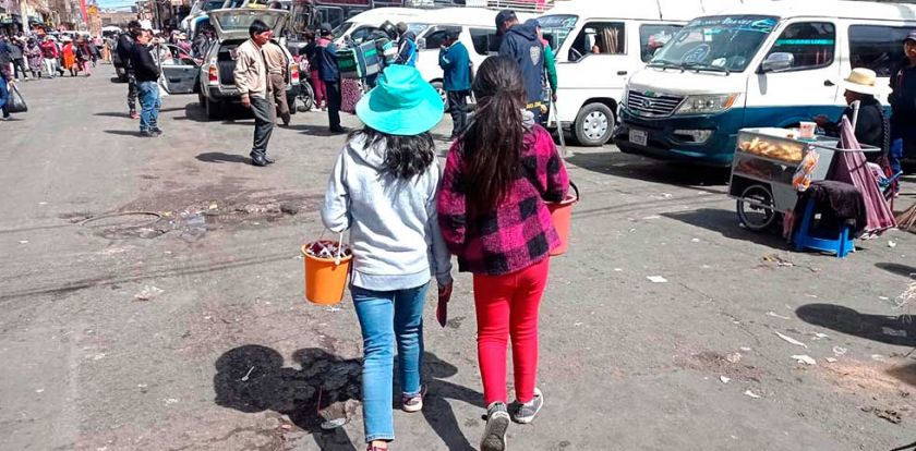 Menores entran más temprano al mercado laboral por la crisis