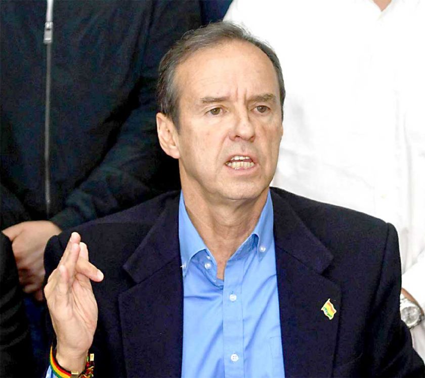 Tuto ofrece a Paz su apoyo y le pide no ceder ante Evo