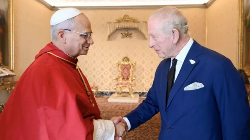 León XIV y Carlos III protagonizan un rezo histórico por la unidad cristiana