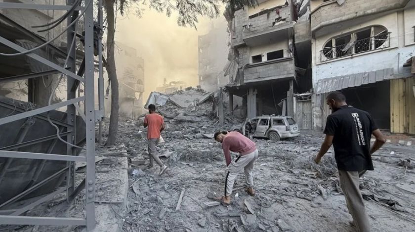La artillería israelí bombardea el sur de Gaza, pese al alto al fuego