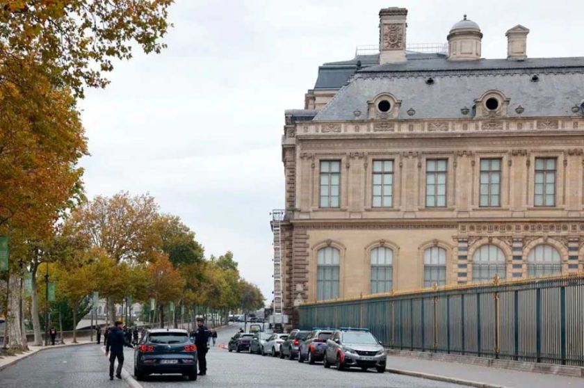 Aún no hay rastro de las joyas tras robo del Louvre