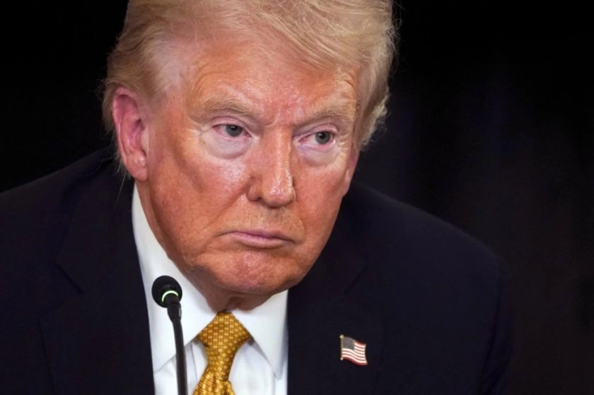 Trump niega estar considerando atacar a Venezuela