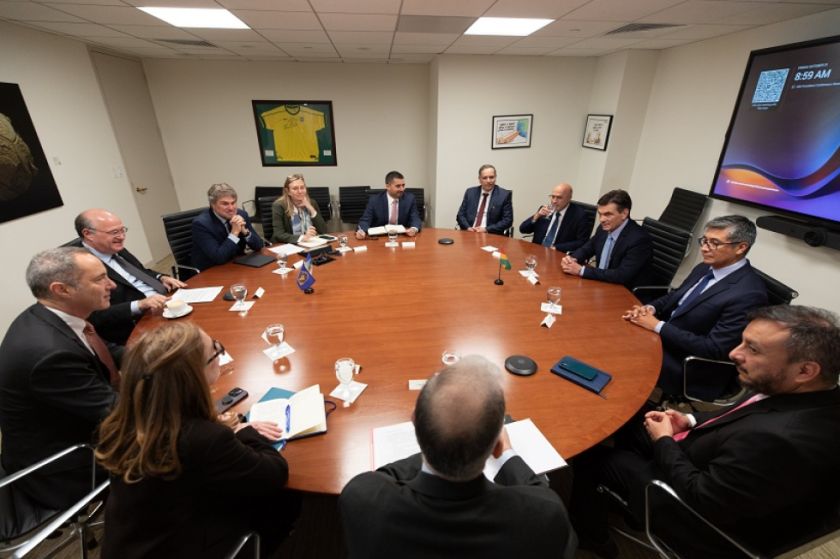 BID recibe a Paz y apunta a un “plan de acompañamiento” de tres etapas ante la crisis