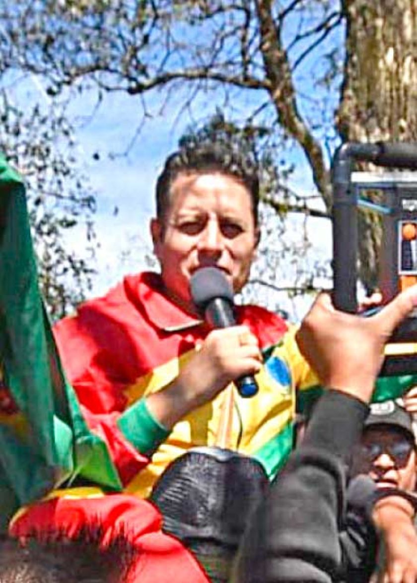Policía analiza si Edmand Lara usará uniforme