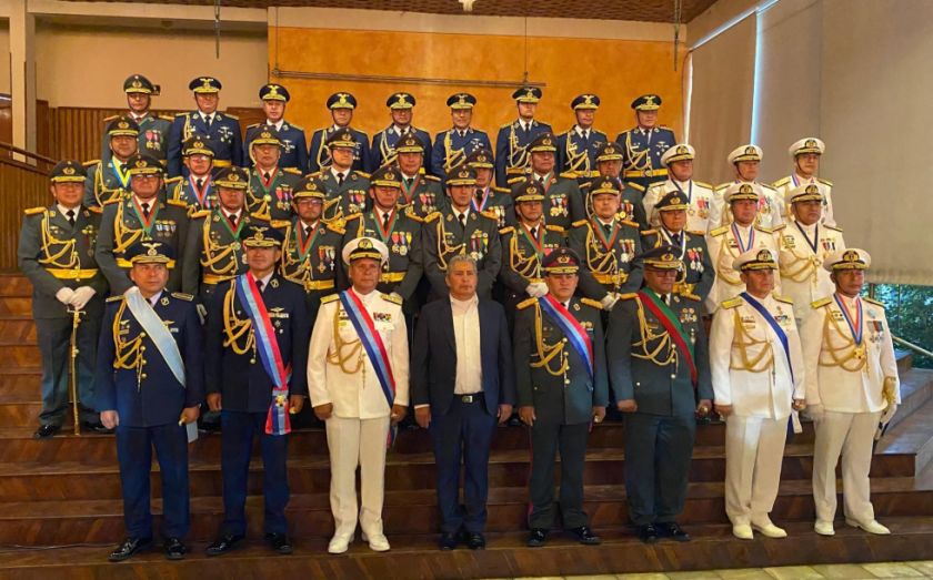 Militares de las promociones 1992 y 1994 ascienden a generales y almirantes