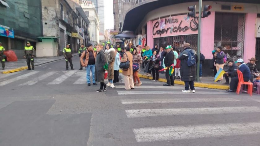 Expectativa y esperanza marcan la percepción ciudadana en la asunción de Rodrigo Paz