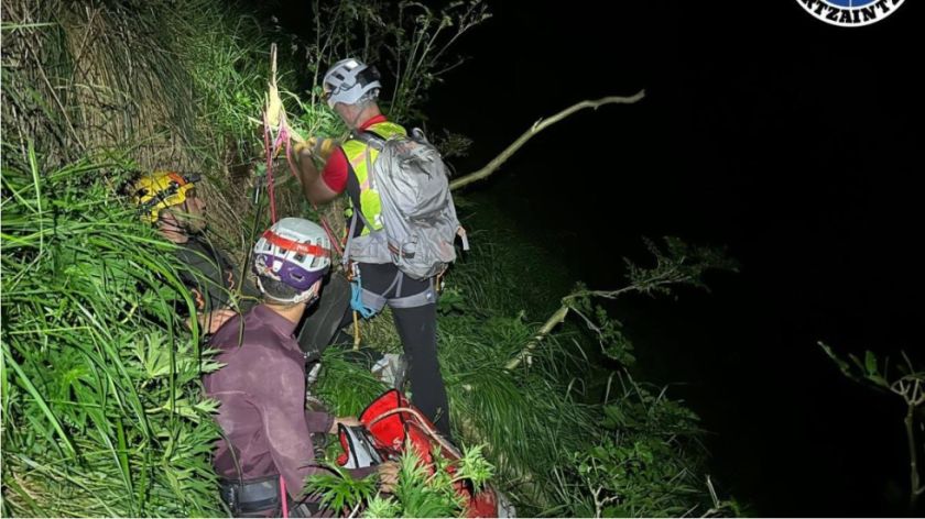 Rescatados de madrugada dos espeleólogos atrapados en una cueva de Picos de Europa