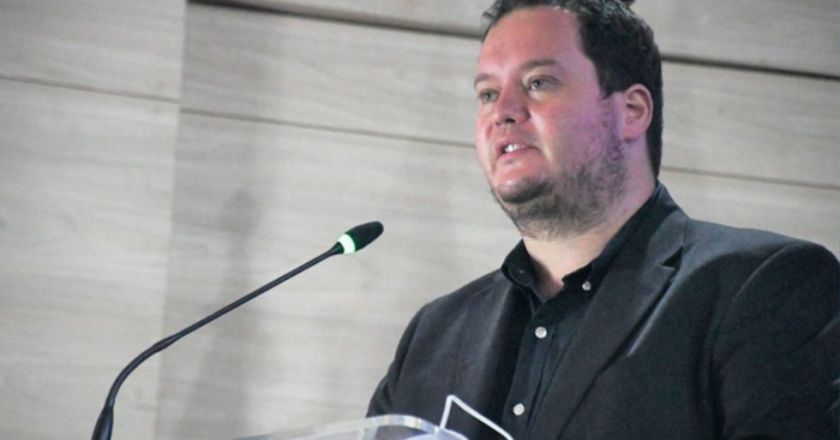 Emiten alerta migratoria contra Dorgathen por el caso Botrading y notifican a Migración