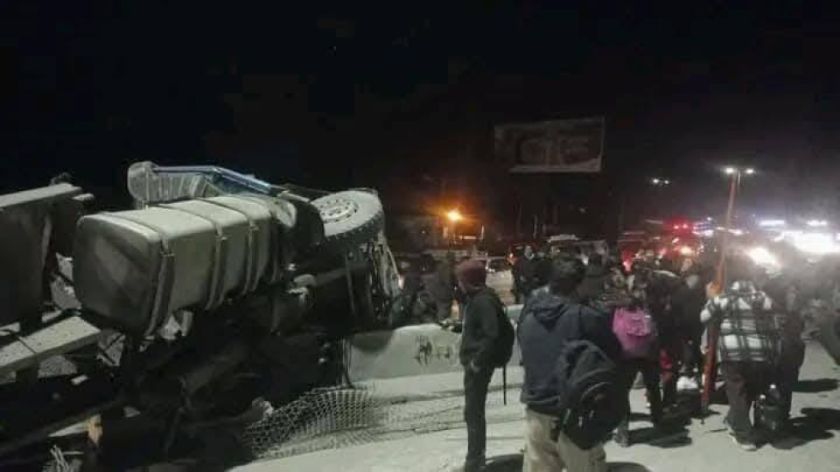 Aprehenden a conductor de 18 años sin licencia tras accidente en la Autopista La Paz-El Alto