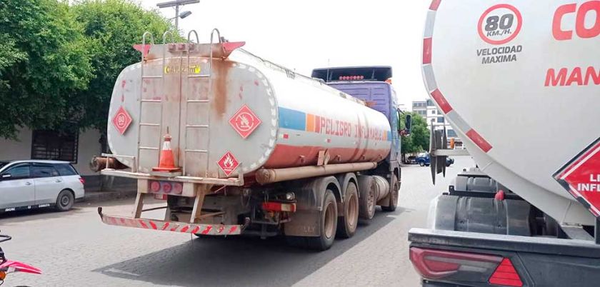 Reportan que se regulariza la distribución de gasolina y diésel en Potosí
