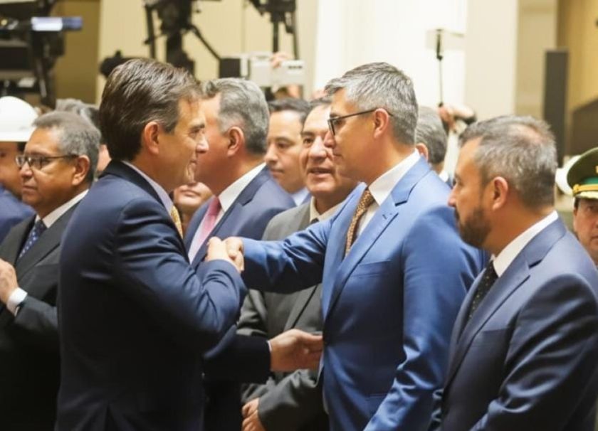 Ministro de Economía denuncia persecución del MAS con el congelamiento de sus cuentas