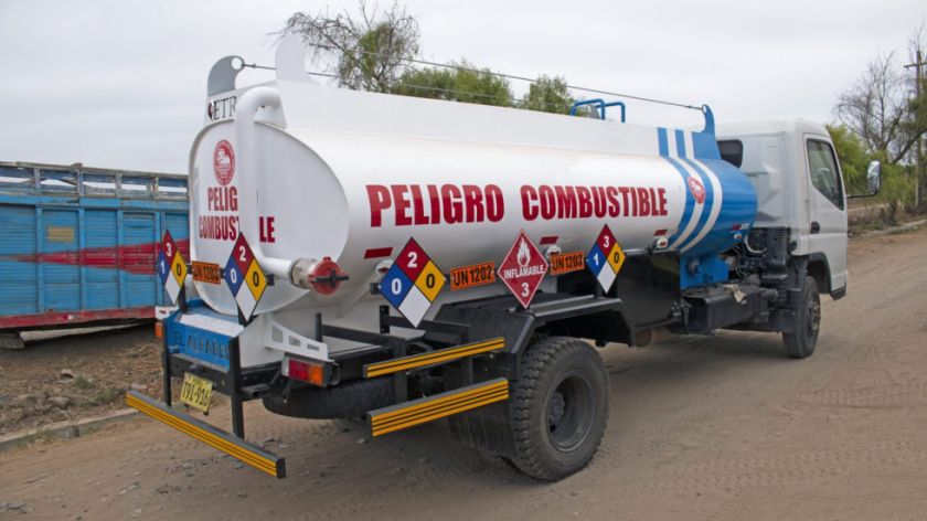 Presidente Paz denuncia red de contrabando de combustibles 
