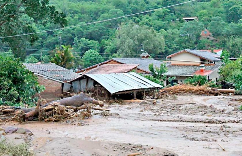 Tres departamentos  afectados por lluvias