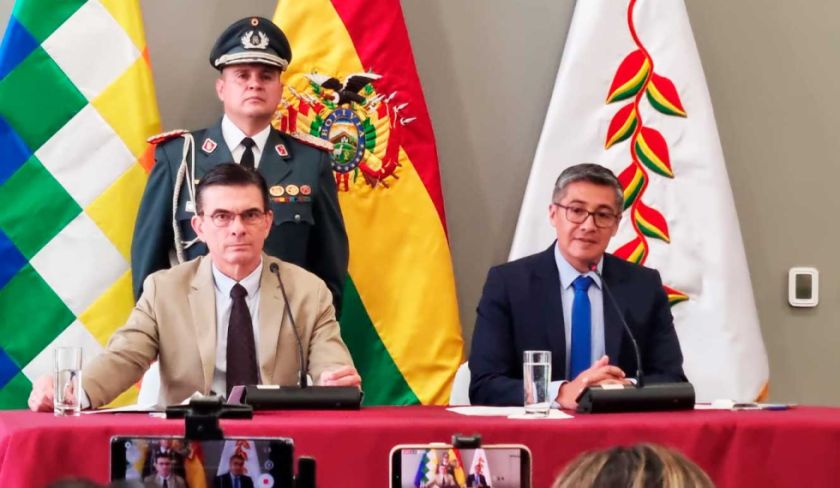 Gobierno anuncia reducción del 30% del gasto público y abrogación de cuatro impuestos