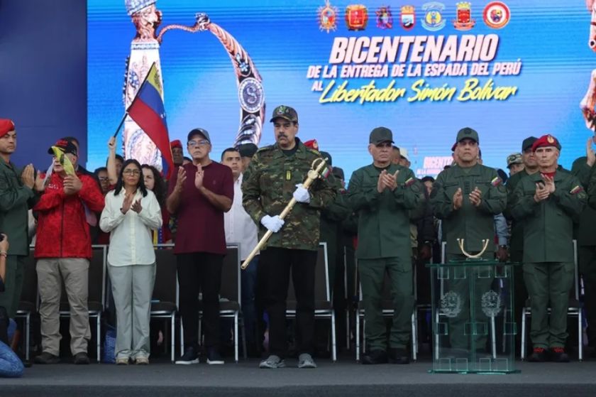 Nicolás Maduro dice que Venezuela vive una «coyuntura decisiva para su existencia» como república