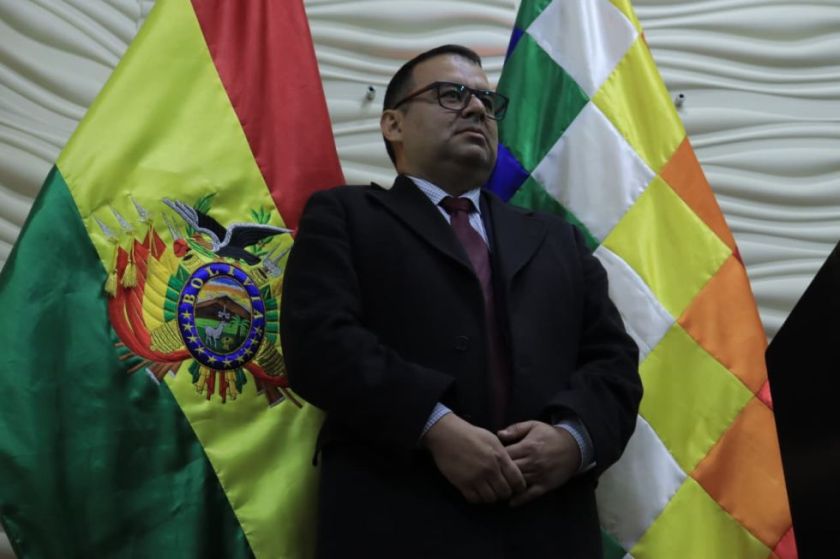 Posesionan a Roger Longaric como nuevo subprocurador de Defensa del Estado