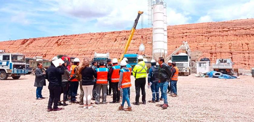 Retoman vaciado de la pista de aterrizaje en aeropuerto Potosí