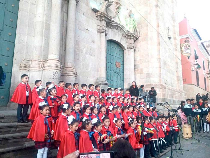 Coro infantil Kinder "Potosí" cerró su año escolar con canto