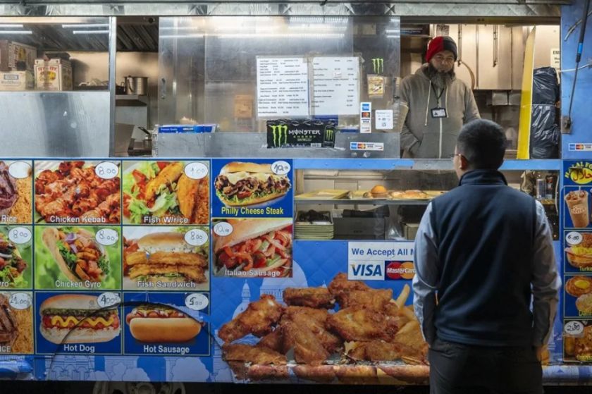 Los vendedores de comida callejera de Nueva York son homenajeados en un museo