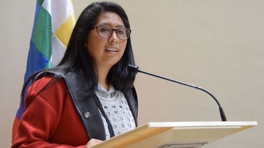 Formalizan denuncia contra Eva Copa por presunta corrupción en mejoras del estadio de El Alto