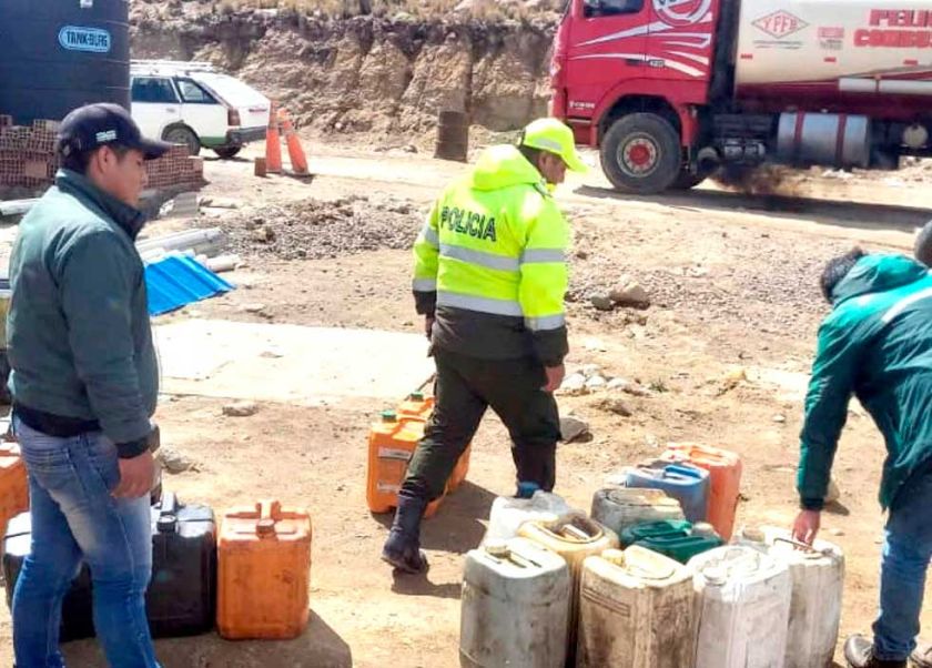 Transporte exige frenar el  desvío de carburantes para  chutos y la minería ilegal 