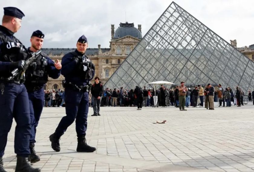 Inundación en el museo Louvre daño obras de valor histórico