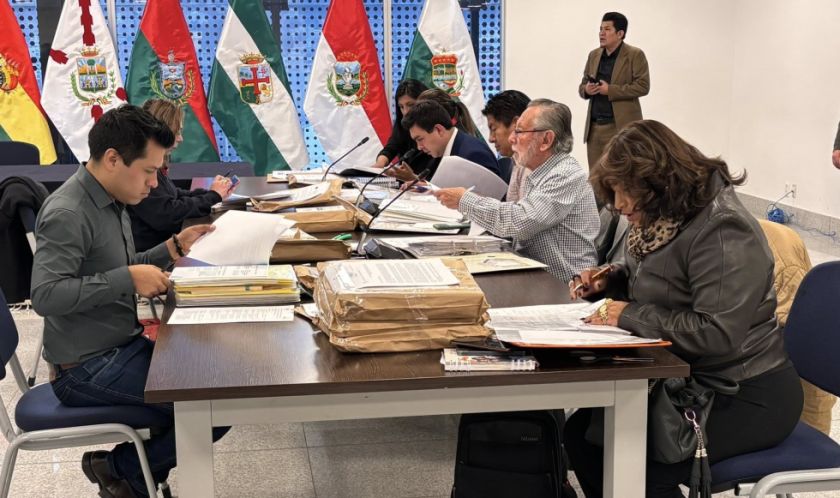 Comienza la revisión de documentos de los postulantes a vocales del TSE