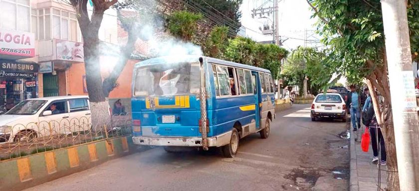 Apenas 3,5% de dueños de autos tramitaron la roseta ambiental