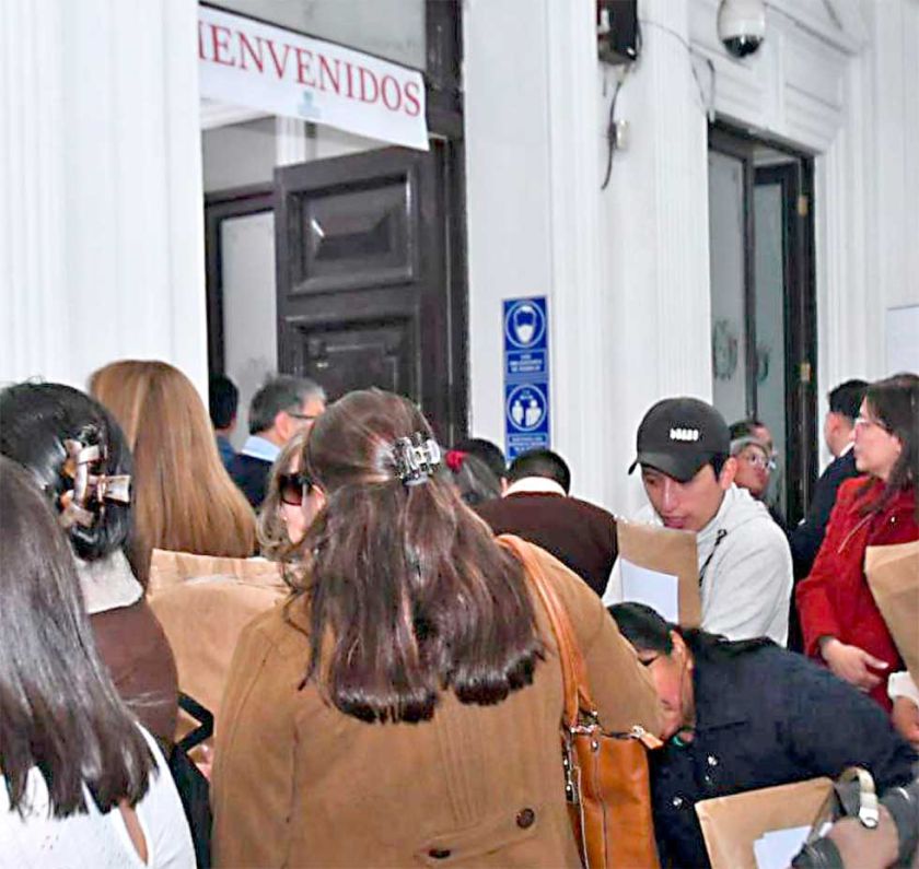 Cierran postulaciones al TSE con 440 inscritos