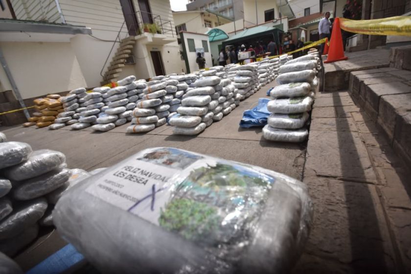 “Feliz Navidad les desea Puerto Coco”: Hallan paquetes de marihuana con mensajes navideños