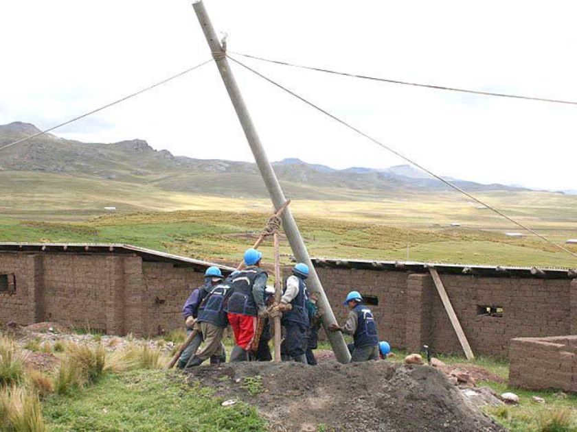 Gobernación busca llegar con electrificación a comunidades alejadas