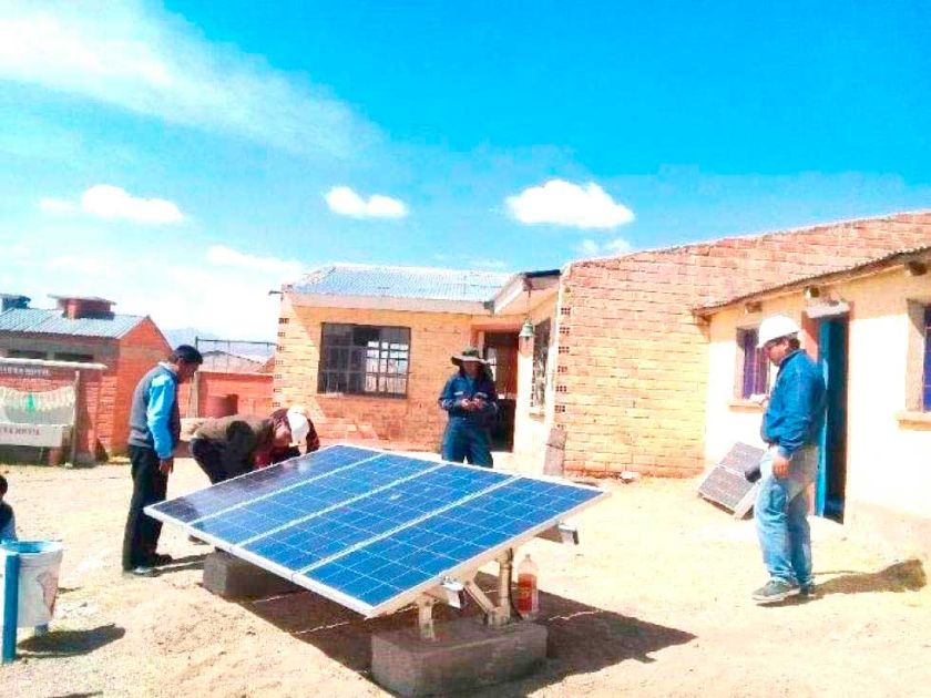 Gobernación pretende terminar el uso  de mecheros en el área rural de Potosí