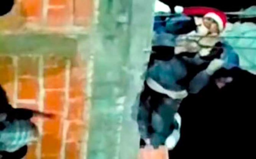 Falso Papá Noel casi es linchado  por turba de vecinos en Villazón