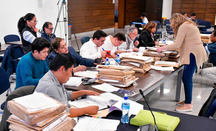 Dos postulantes al TSE tienen 100 en la calificación de méritos
