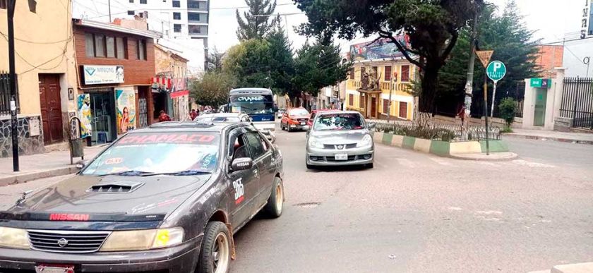 Inicia análisis de los pasajes de taxi ante denuncia de abuso de choferes