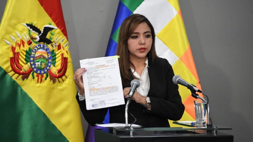 Presentan denuncia penal contra la exviceministra Alcón por presunta corrupción