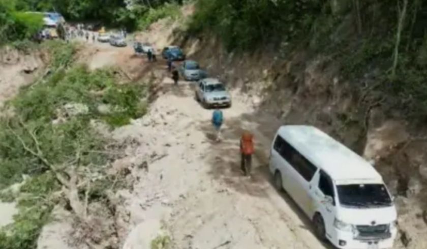 Tras derrumbe de chorro viejo ABC habilita ruta antigua Santa Cruz - Cochabamba 