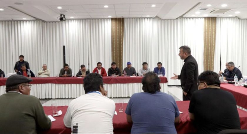 Gobierno y transporte nacional alcanzan acuerdos