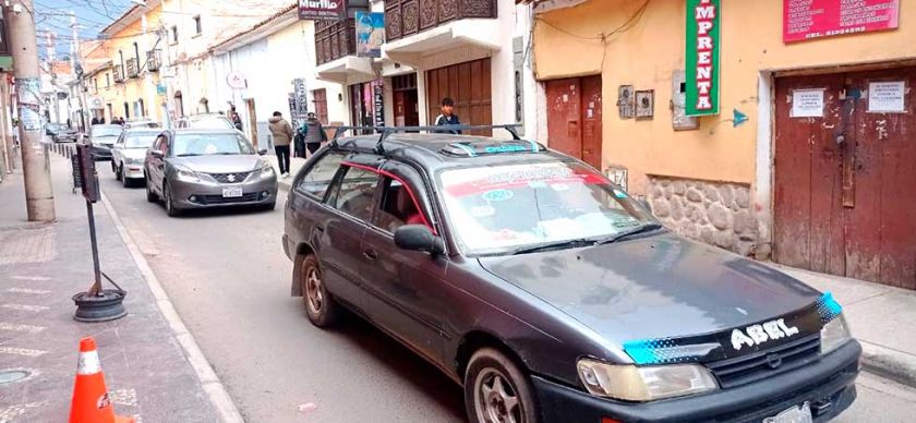 Sube pasaje de micros y viene el ajuste para el transporte en taxi