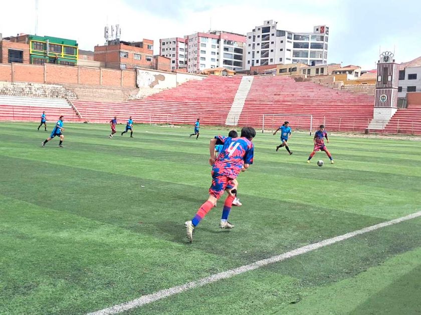 Nacional Potosí y Galácticos suman los tres puntos