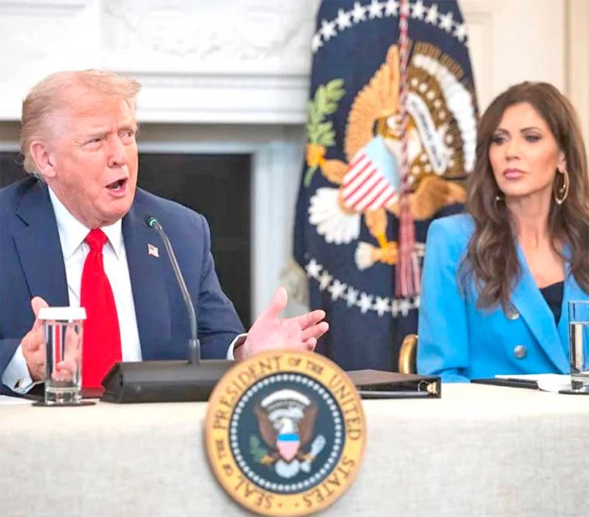 Trump desafía a Maduro  y lo reta a dejar el poder