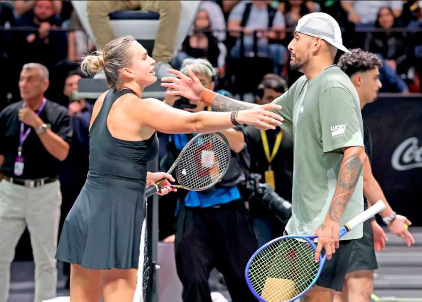Kyrgios derrota a Sabalenka en “la batalla de los sexos”