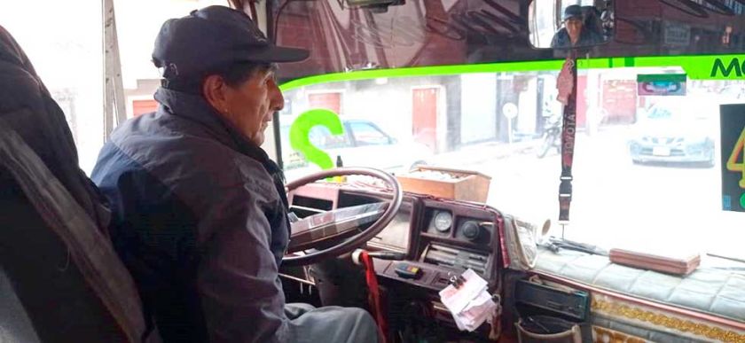 Alcaldesa no promulga tarifario y empeora la crisis por los pasajes