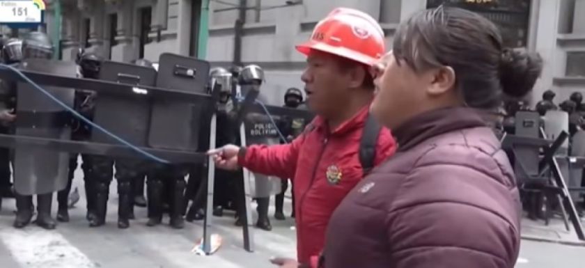 Marcha de mineros: Policía neutraliza riesgo contra la asamblea plurinacional