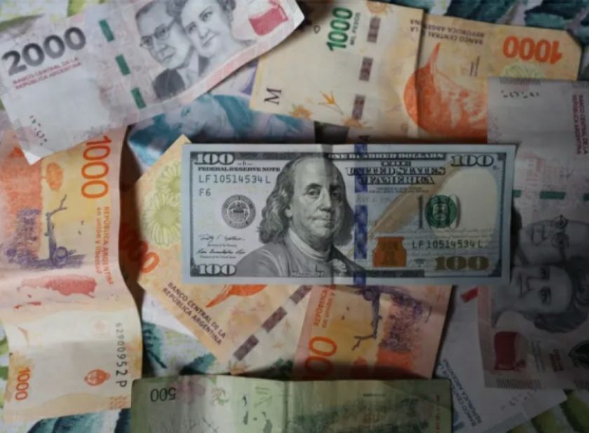 Argentina se apresta a estrenar una nueva fase en el programa monetario de Milei