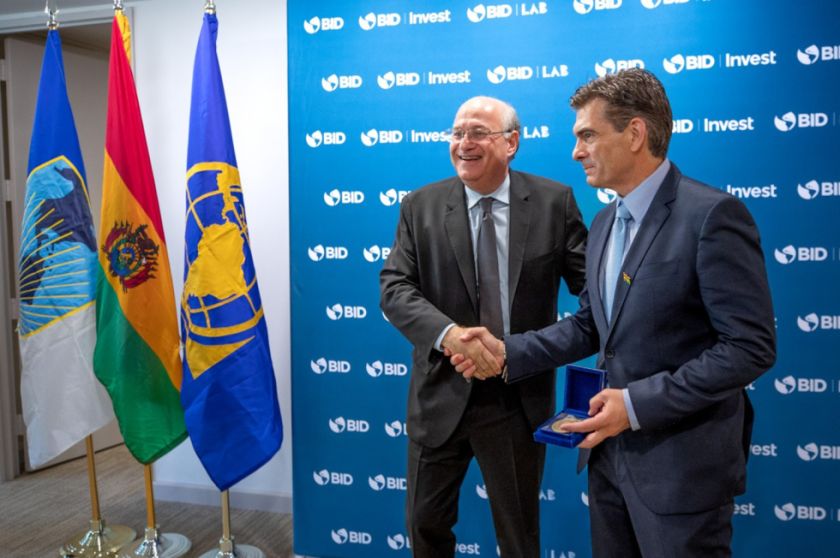 El Presidente del BID visitará Bolivia para reunirse con Rodrigo Paz y empresarios privados