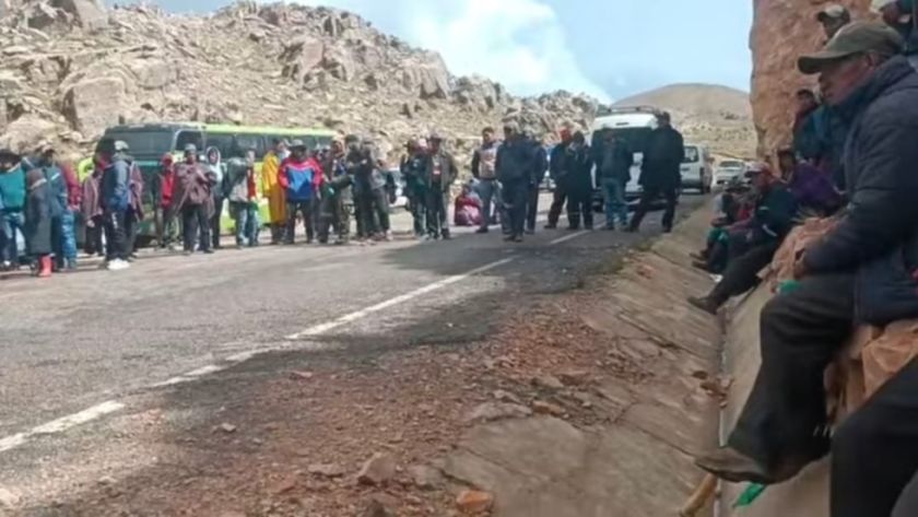 Reportan bloqueo en el norte potosino