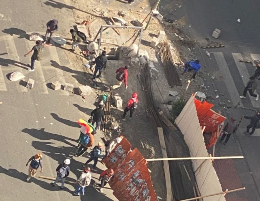 Alcaldía de La Paz denuncia que movilización de la COB ocasionó destrozos y riesgo en bóvedas