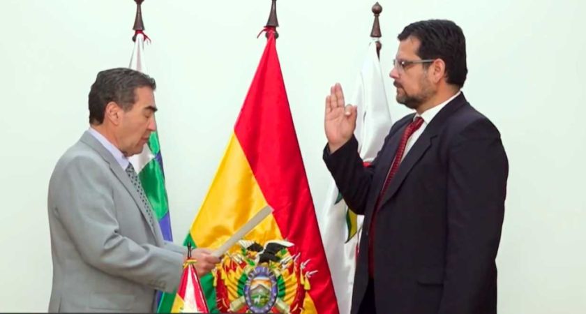 Posesionan a Jorge Akamine como nuevo director del INE
